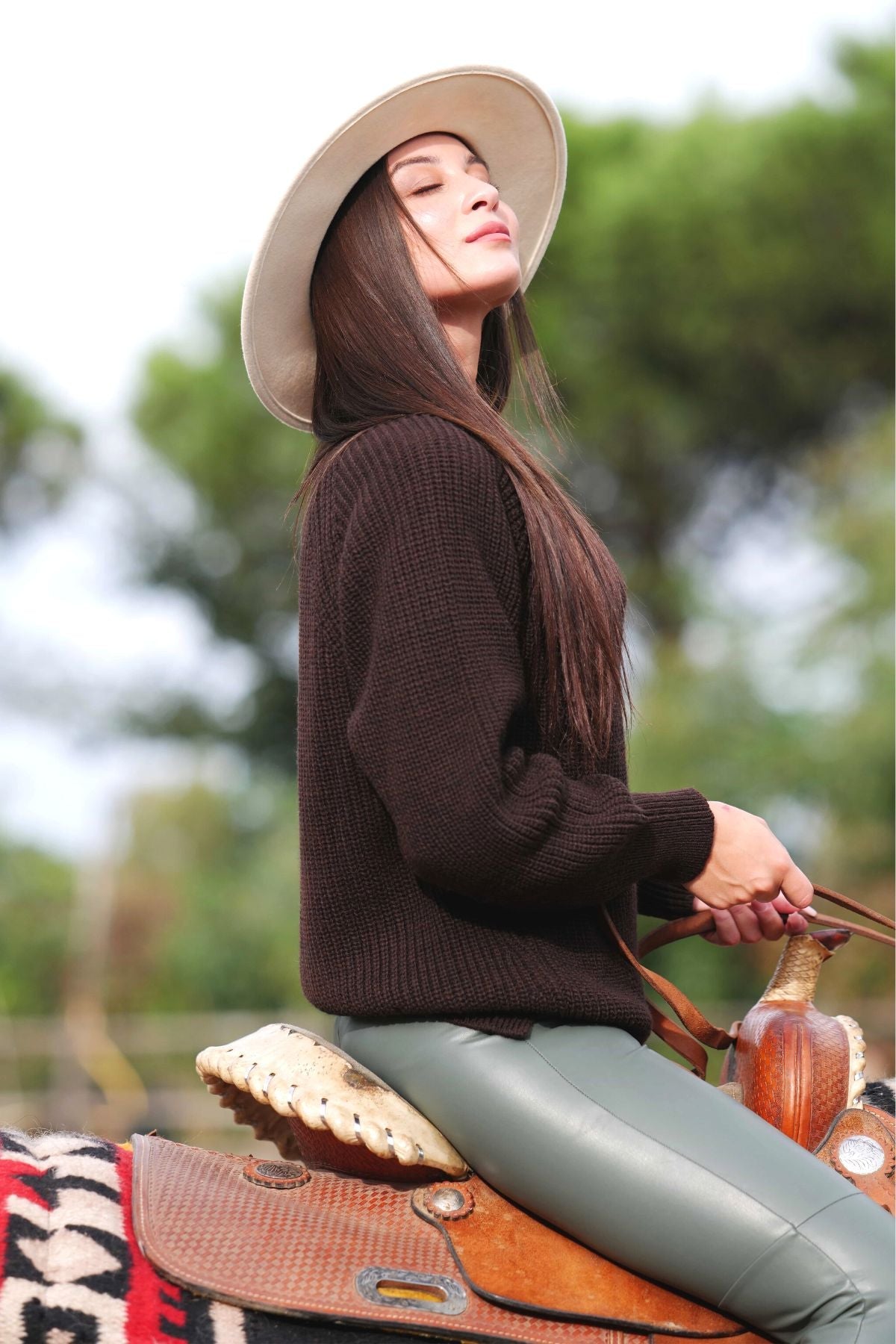 Suéter marrón punto ingles escote redondo Lolitas - lolitasyl.com