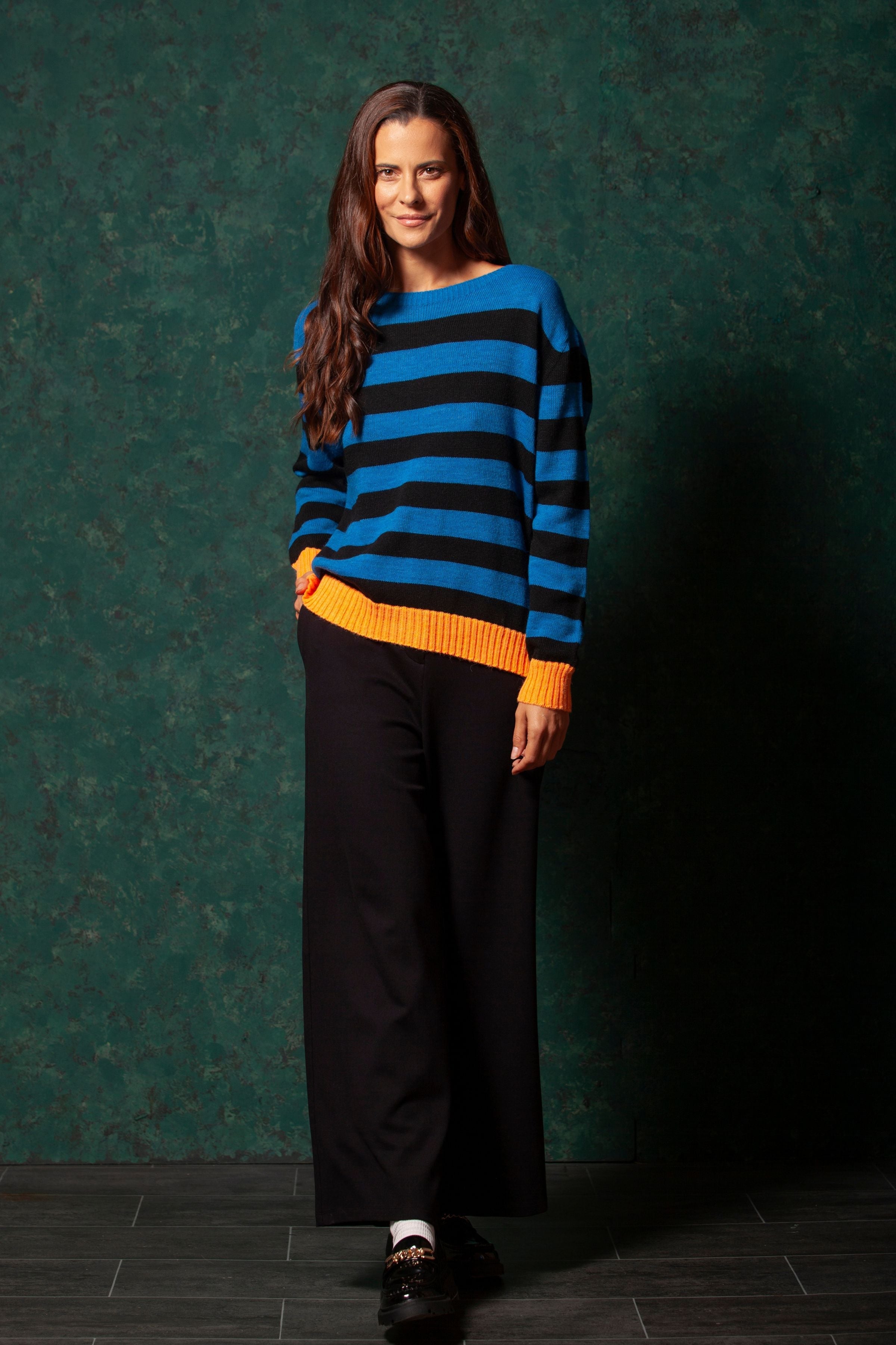 Suéter rayas azul y negro escote collar Lolitasyl - lolitasyl.com