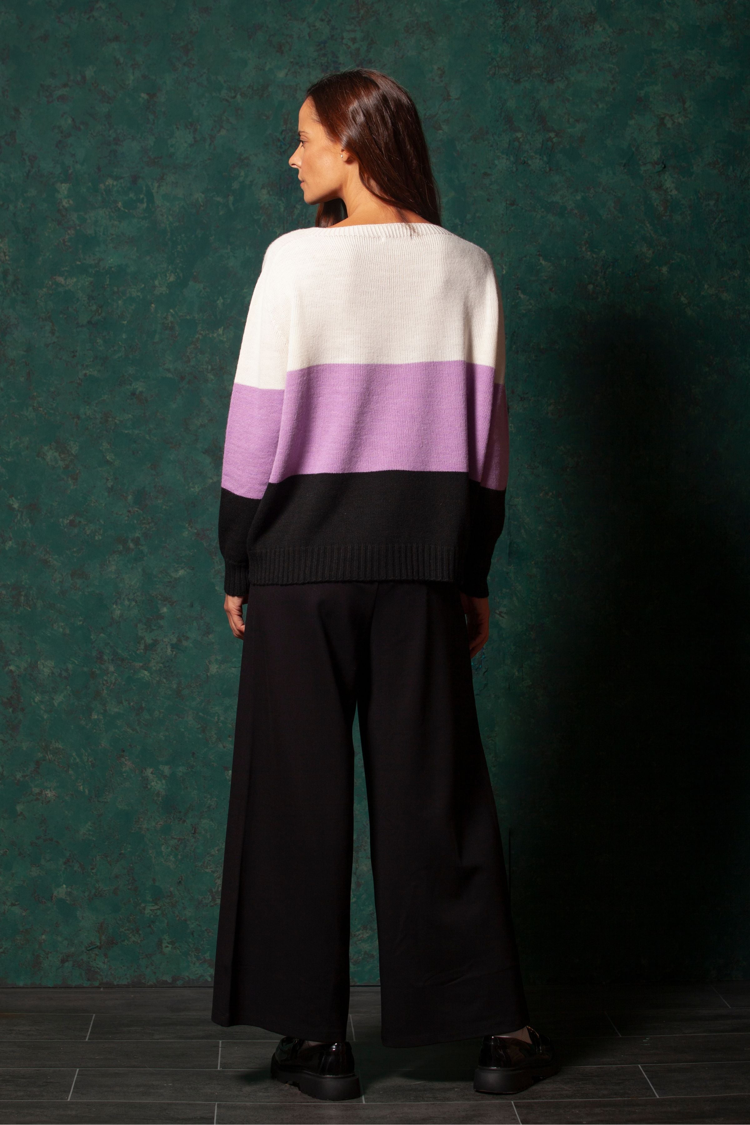 Suéter rayas bicolor crema y malva con escote caja LolitasyL - lolitasyl.com