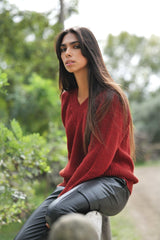 Suéter rojo cuello pico amplio Lolitas - lolitasyl.com