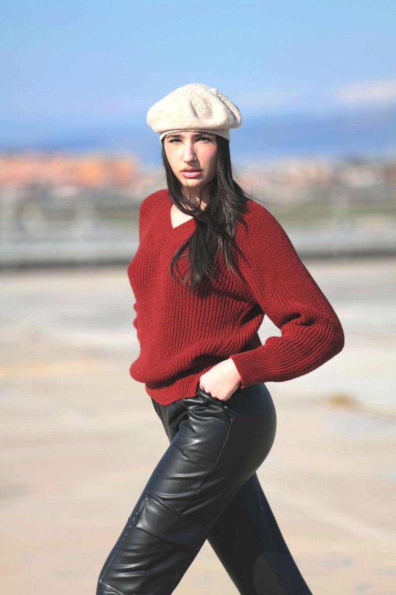 Suéter rojo cuello pico amplio Lolitas