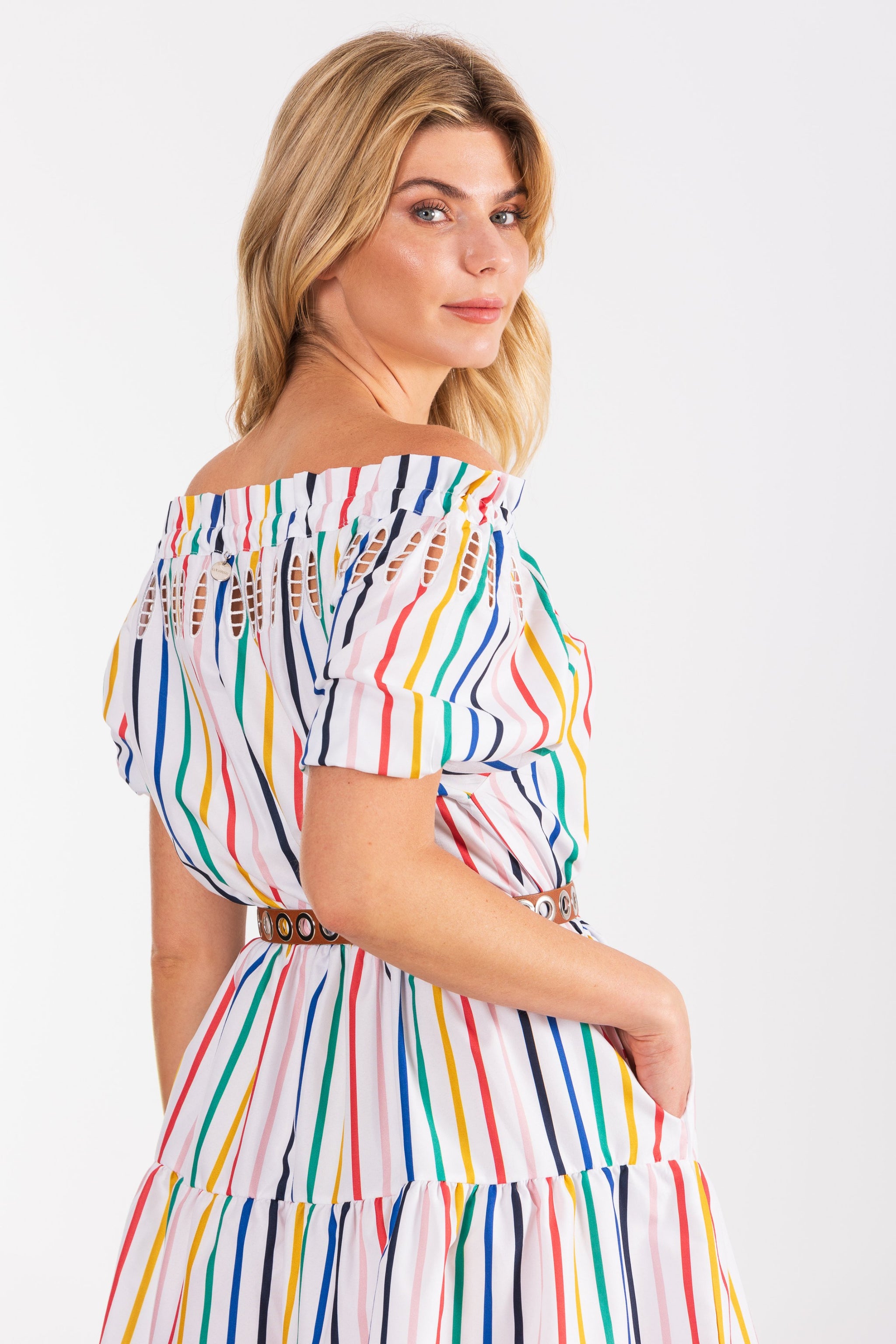 Vestido blanco multirrayas palabra de honor con bordado LolitasyL - lolitasyl.com