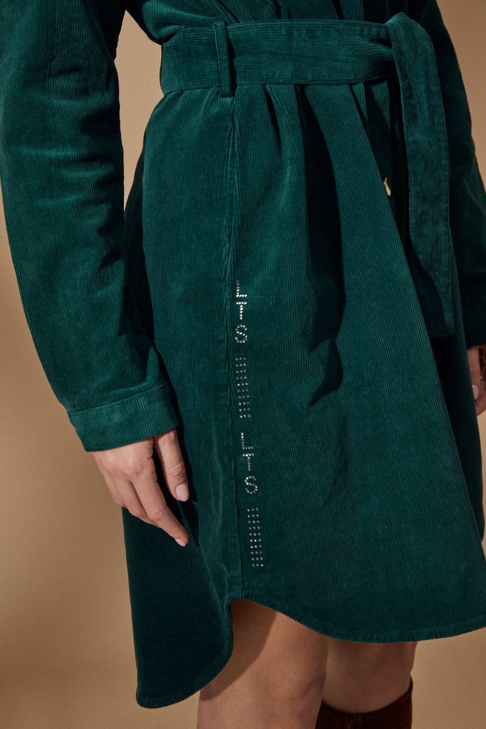 Vestido camisero verde de pana con cinturon Lolitas - lolitasyl.com