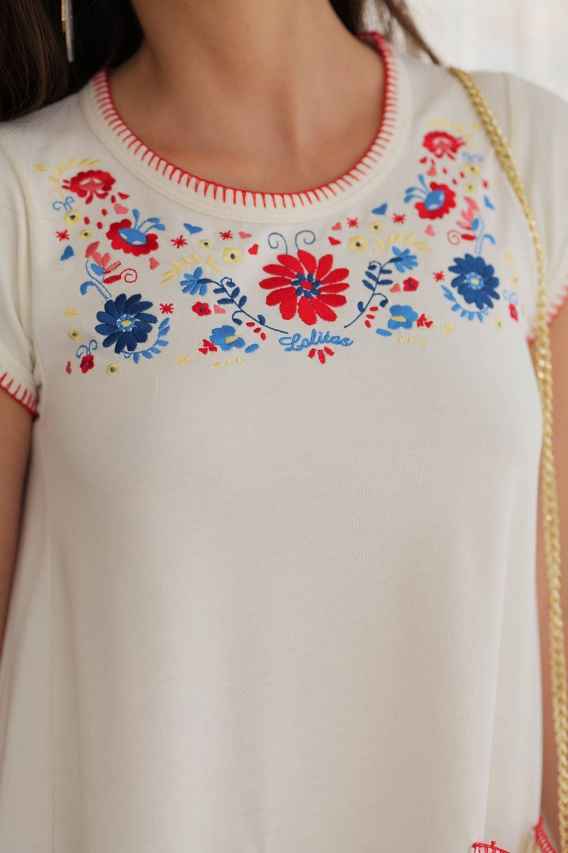 Vestido crema corto bordado en flores etnico Lolitas - lolitasyl.com