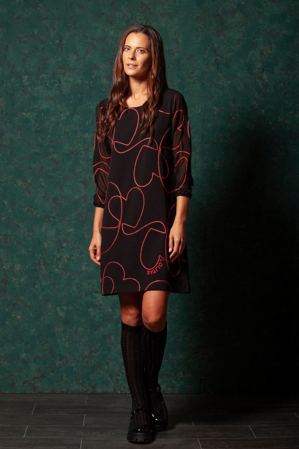 Vestido negro con motivo bordado corazones LolitasyL - lolitasyl.com