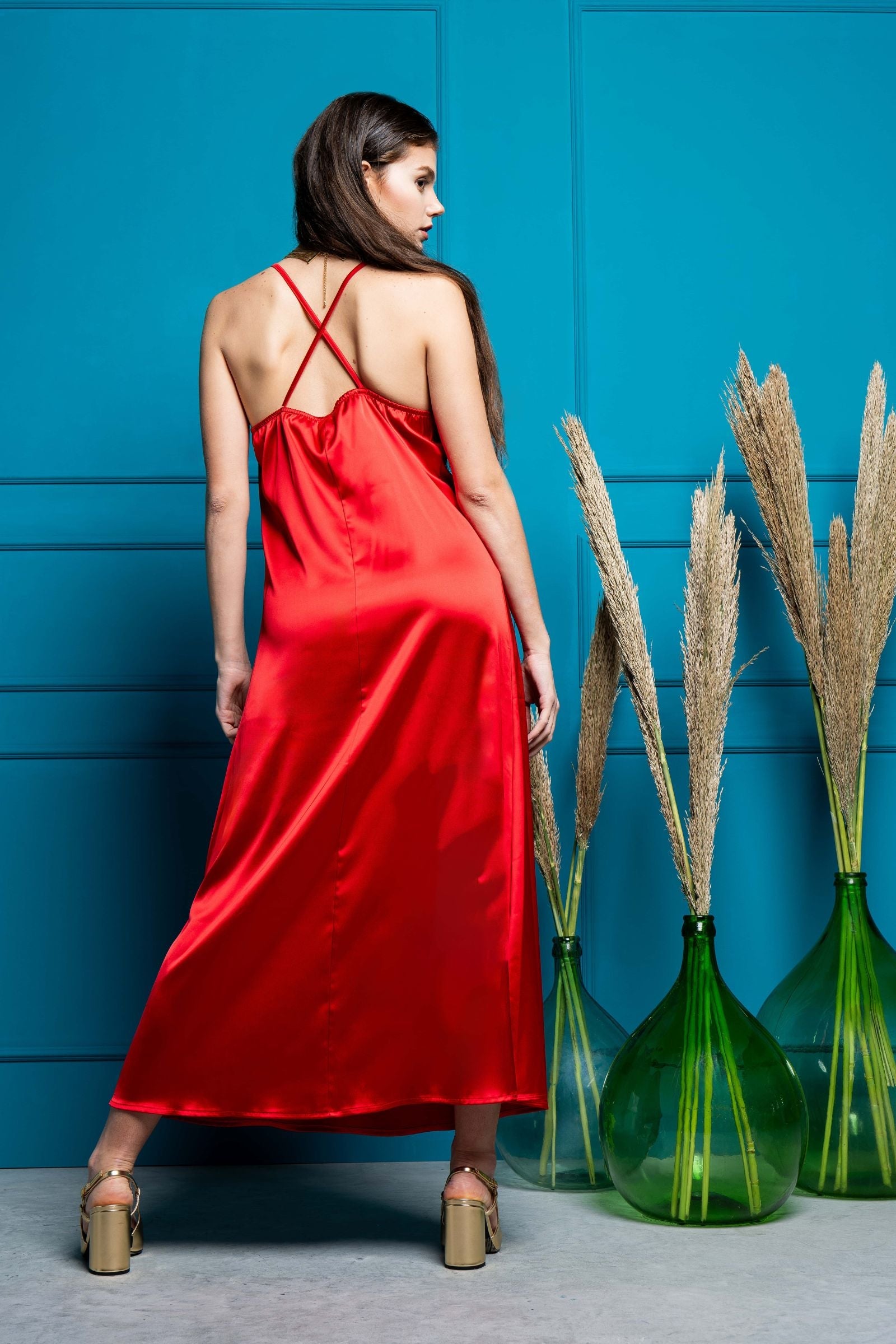 Vestido rojo de raso largo tirantes con escote fruncido LolitasyL - lolitasyl.com
